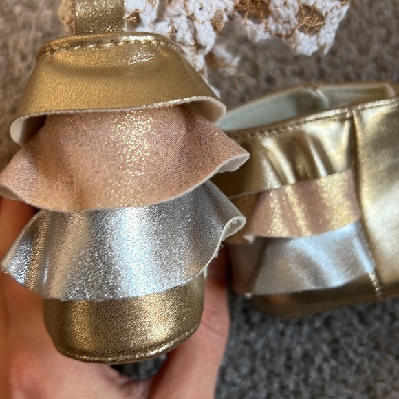 Rising Star booties & socks - Picture 3 of 7